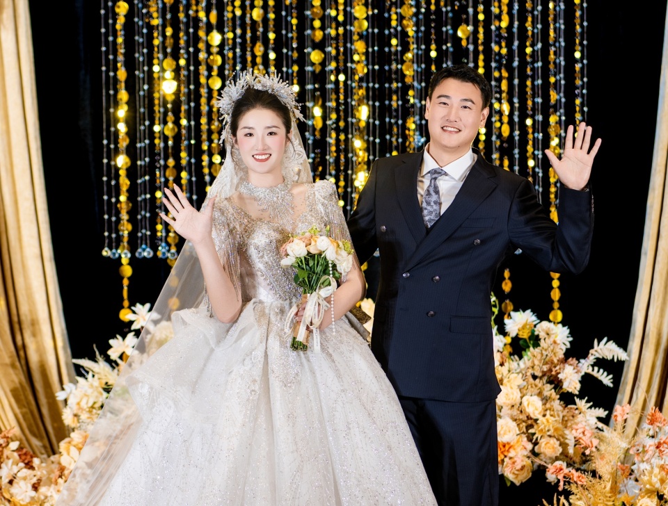 年进入国少, 波的感情在, 一块