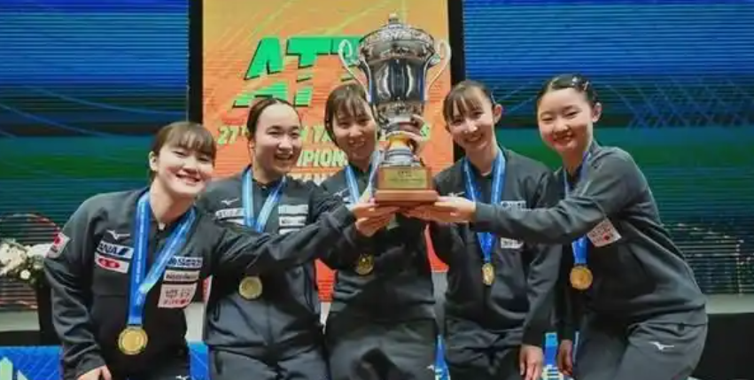 感觉她们拿 感觉她们拿